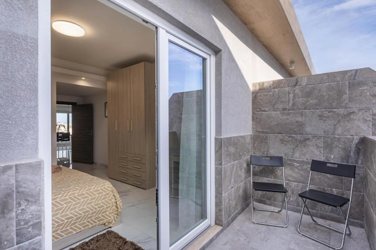 Terrace View- A Charming Two Bedrooms Penthouse Ac-Wifi Msida Apartament