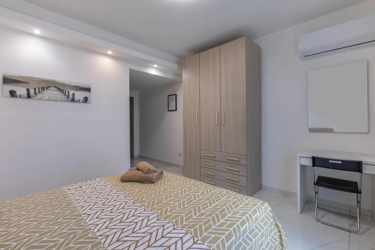 Terrace View- A Charming Two Bedrooms Penthouse Ac-Wifi Msida