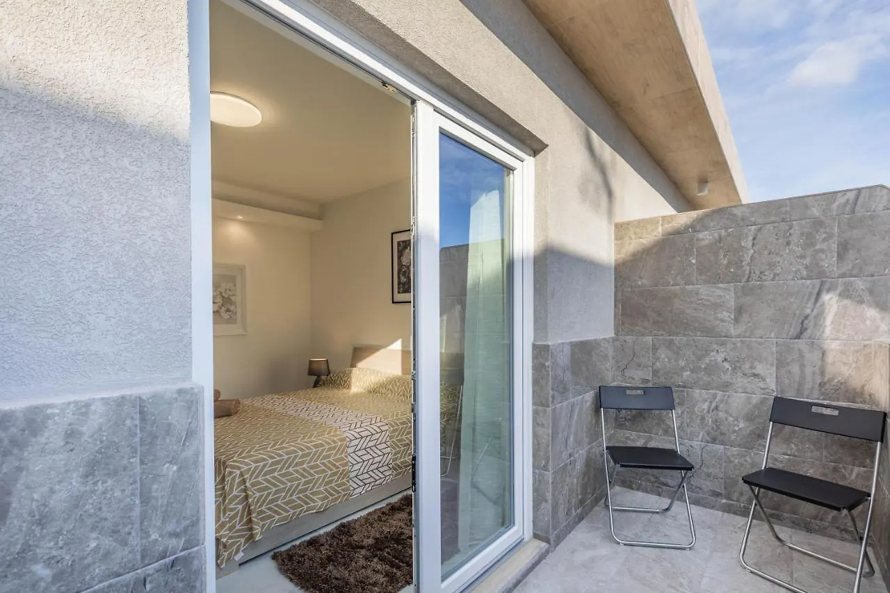 Terrace View- A Charming Two Bedrooms Penthouse Ac-Wifi Msida Malta