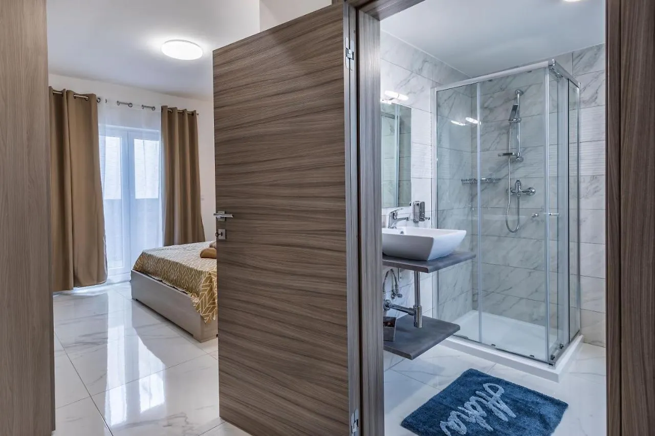 Terrace View- A Charming Two Bedrooms Penthouse Ac-Wifi Msida Malta