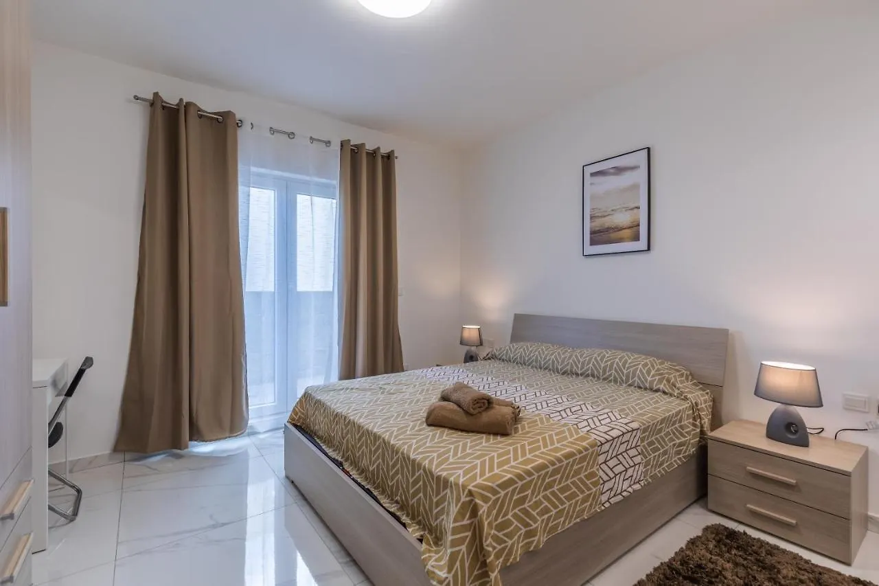 Terrace View- A Charming Two Bedrooms Penthouse Ac-Wifi Msida 0*,