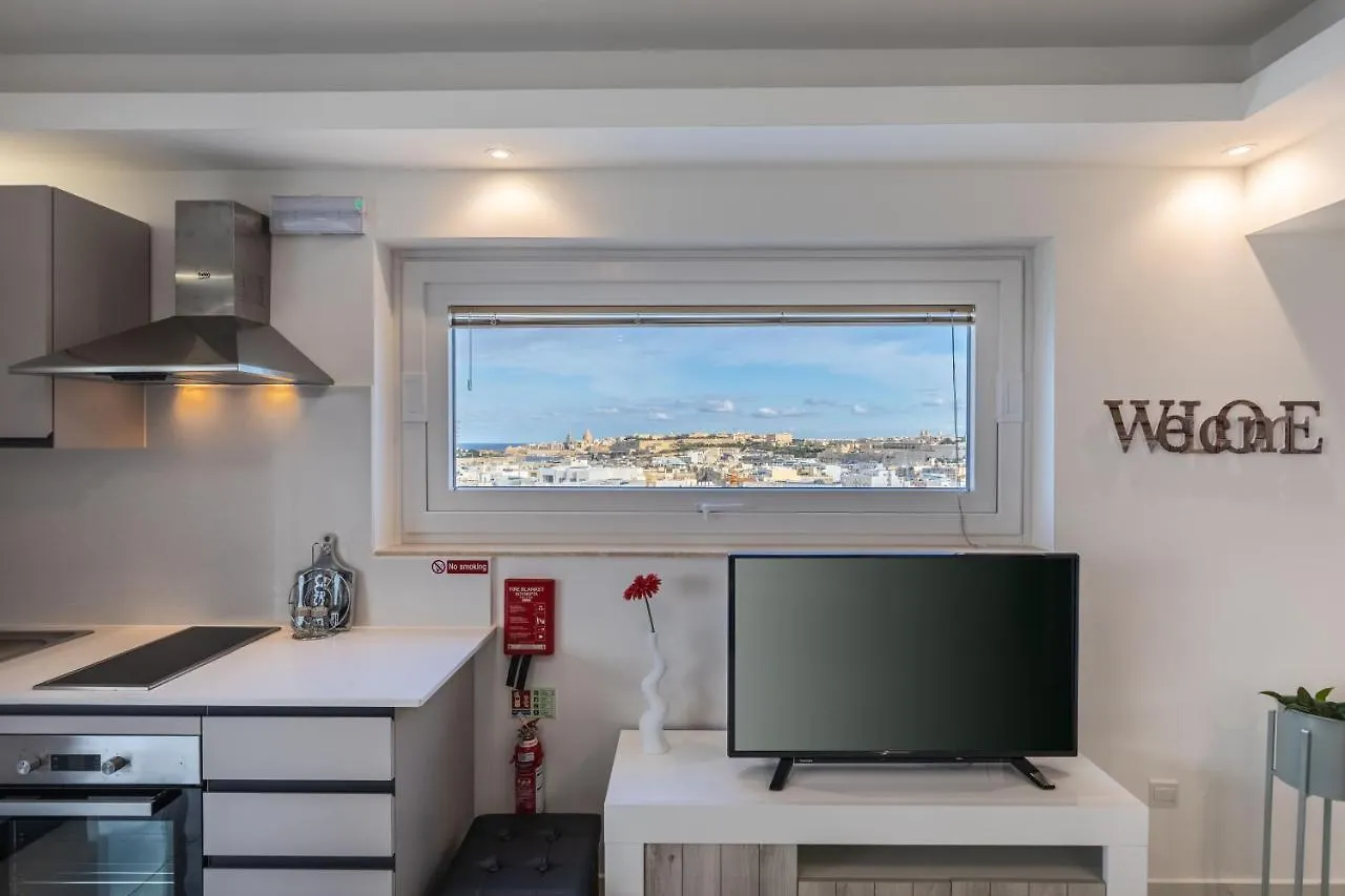 Terrace View - Stylish Two Bedroom Penthouse Msida Lägenhet